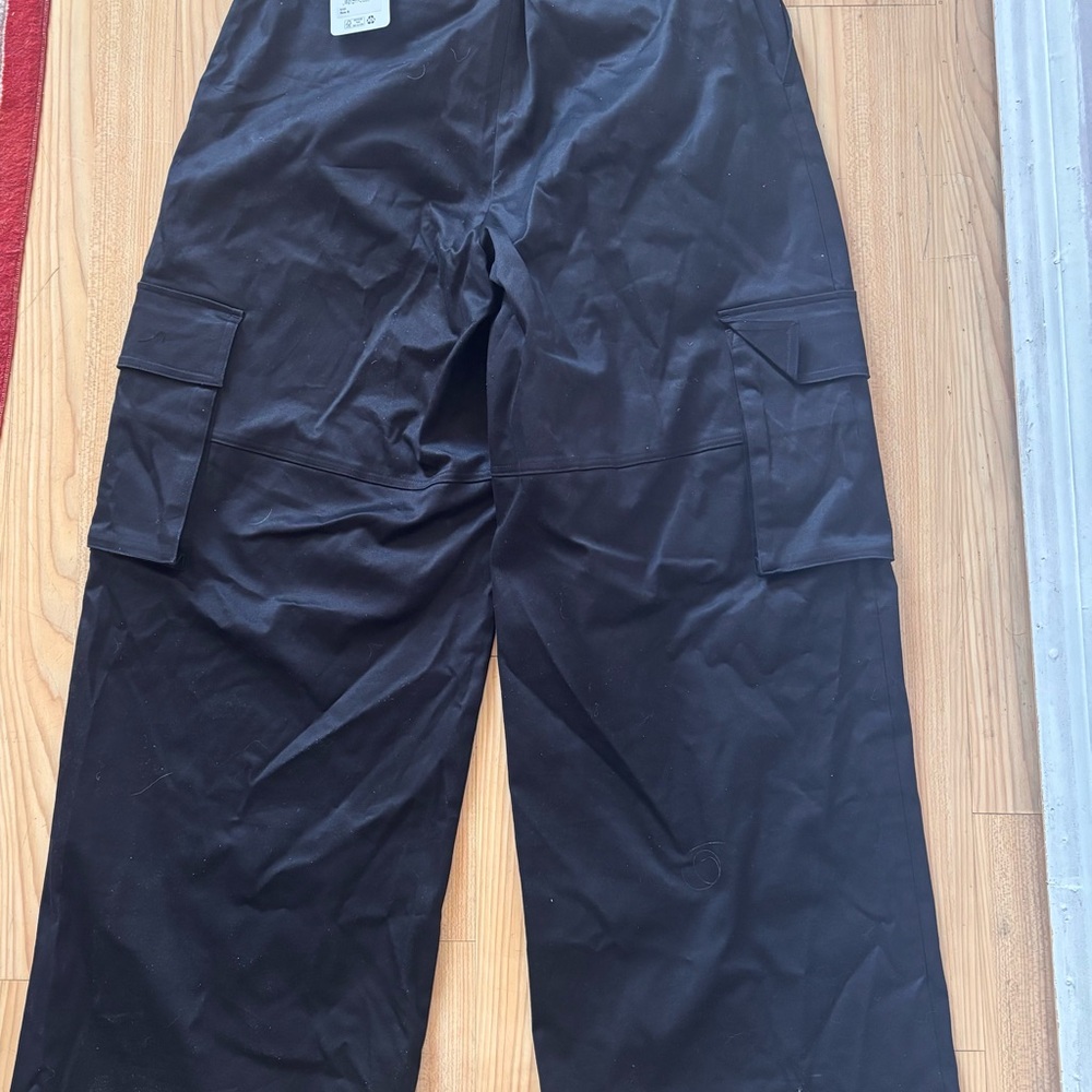 Alo Black Cargo Pants - Picture 7 of 7